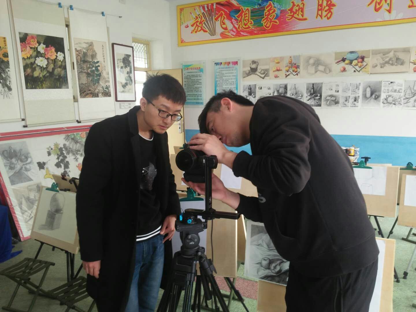 阳谷电视台VR全景阳谷网正在我县各个学校取景拍摄